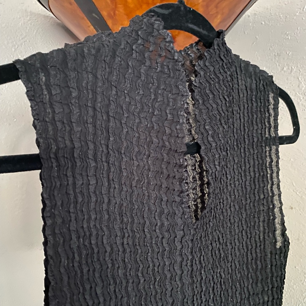 Unknown name black stretchy textured sleeveless top